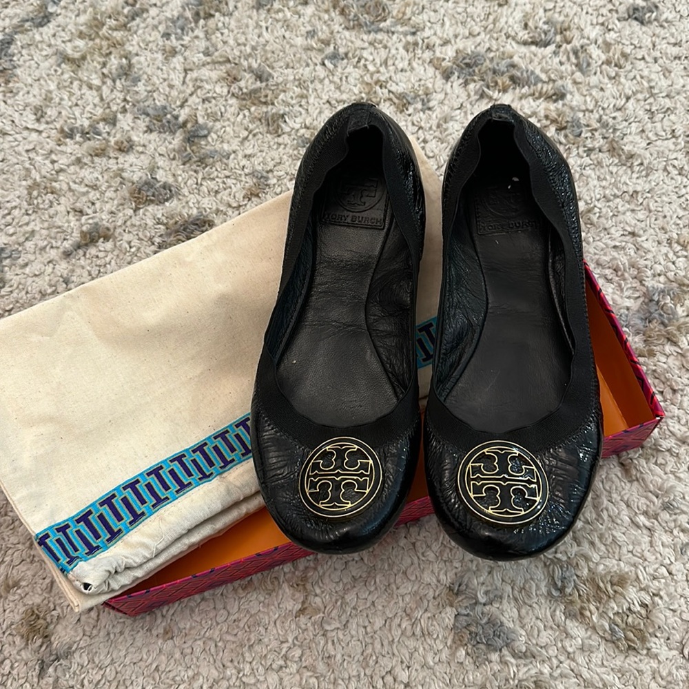 Black patent & gold Tory Burch flats